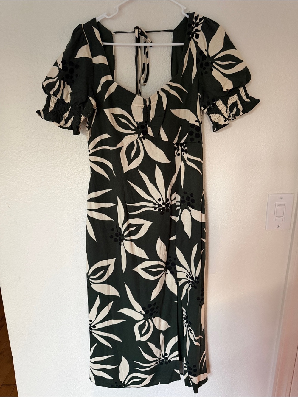 Francesca's Collections Black & Cream Floral Midi Dress